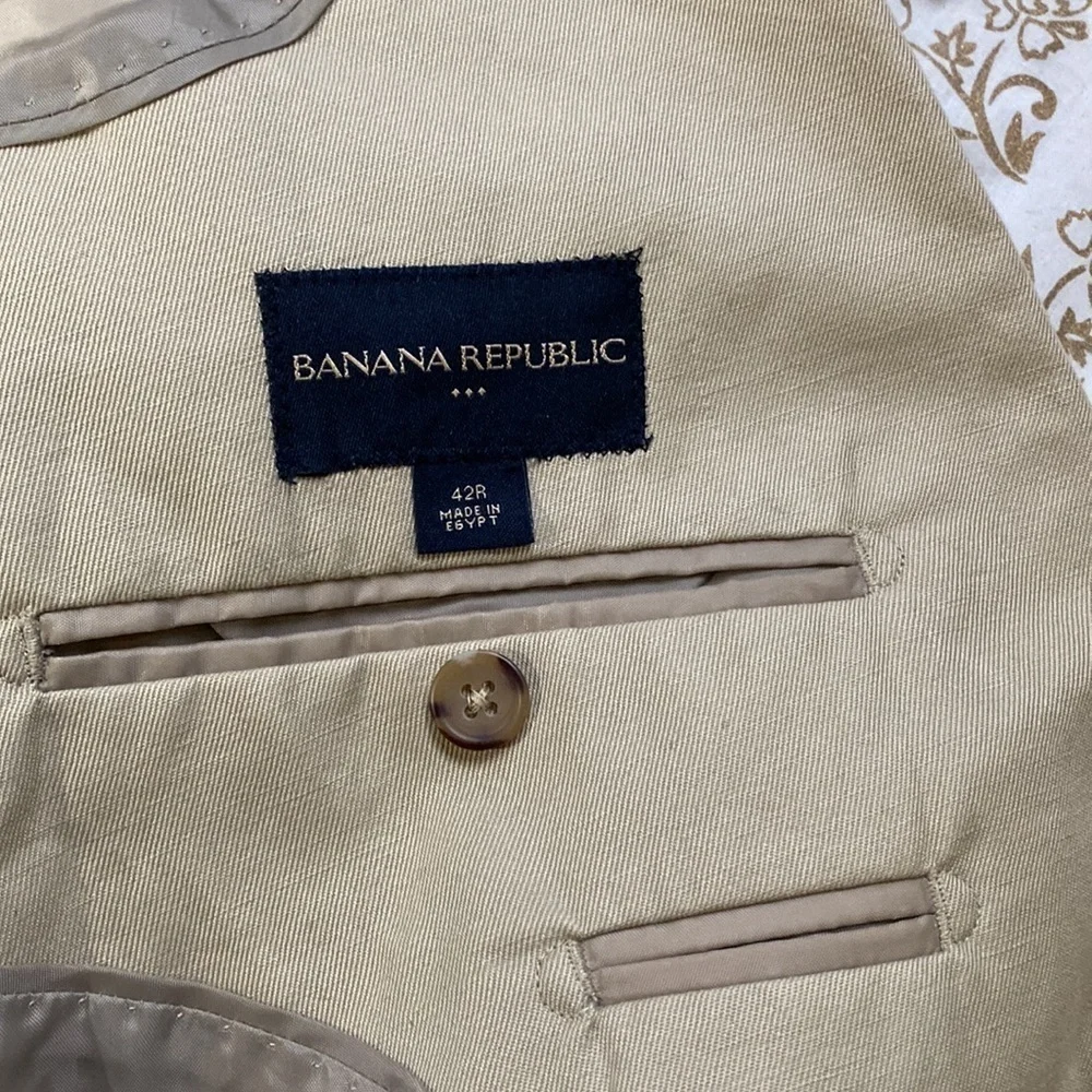 Banana Republic  khakis blazer made in Egypt size 42R